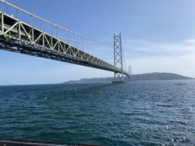 明石海峡大橋と淡路島